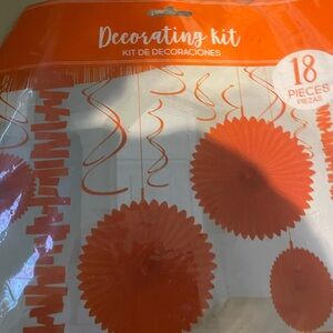 orange decorating kit: 018 piece